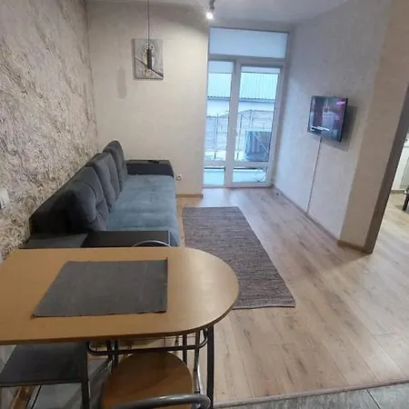 Євроапартаменти З Парковкою Rivne Exterior photo