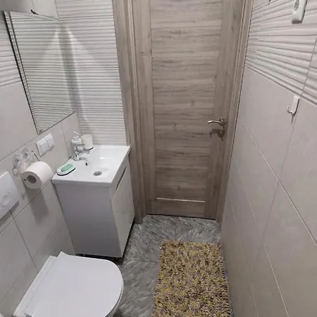 Євроапартаменти З Парковкою Rivne Exterior photo